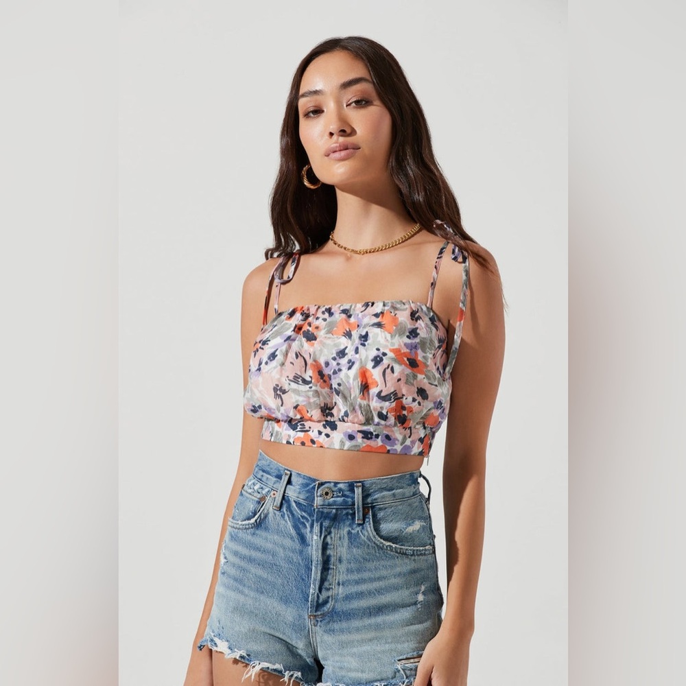 ASTR THE LABEL Terra Bella Floral Tie Strap Crop Top in Floral Orange, Small NWT
